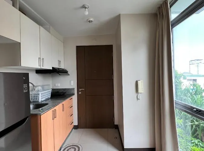 Manhattan Heights Tower D Aparthotel